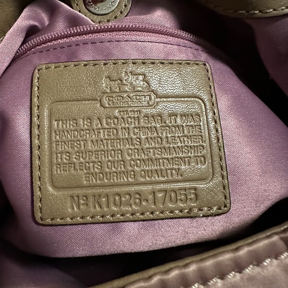 Vintage Coach initial shoulder bag - cream, taupe and purple. - Picture 4 of 7